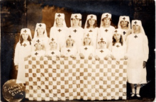 Posing with Patchwork: Quilts in Photographs, 1855-1945