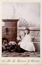 Posing with Patchwork: Quilts in Photographs, 1855-1945